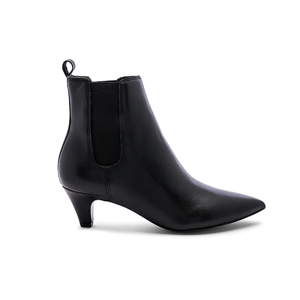 - NEW KENDALL + KYLIE Pierce Bootie 0066-0067